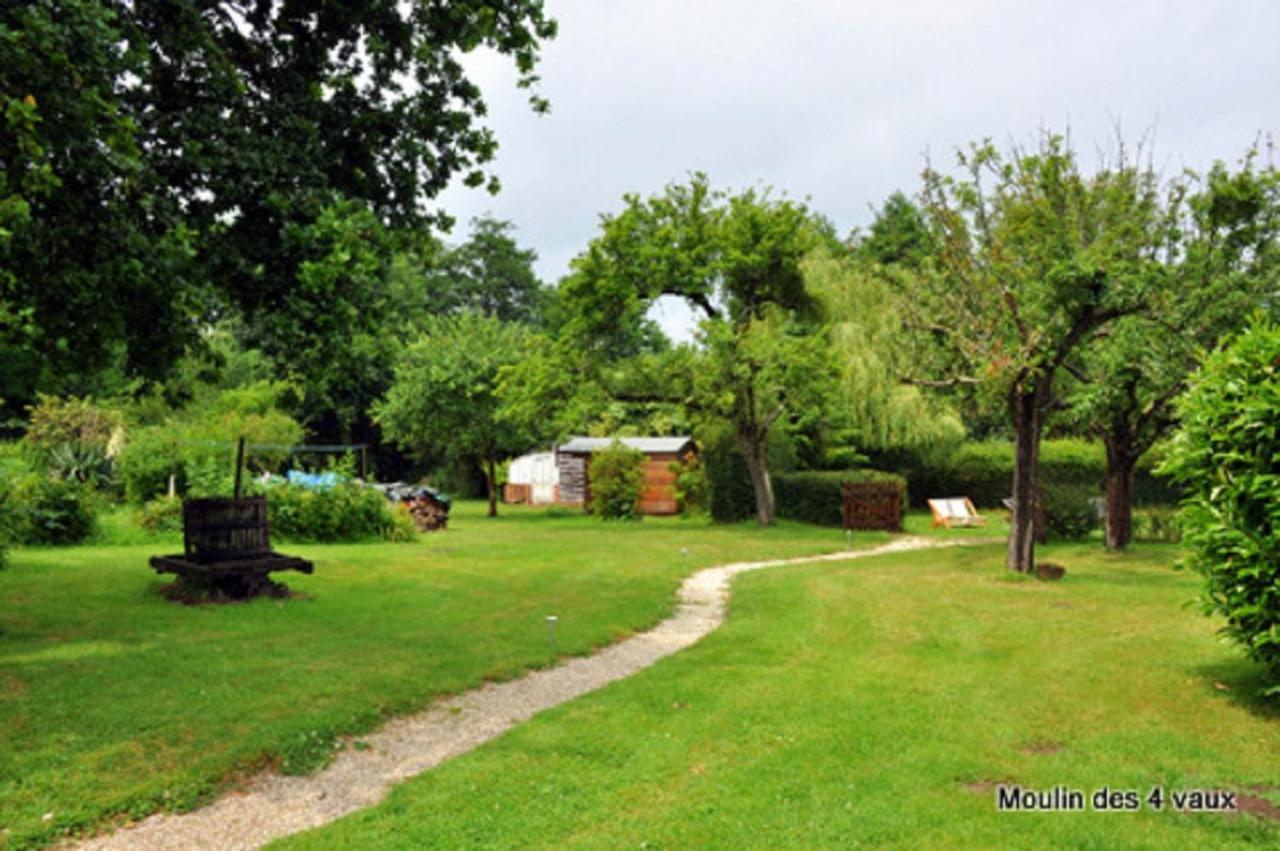 Gite Le Moulin Des 4 Vaux Saint-Étienne-la-Thillaye Exteriör bild